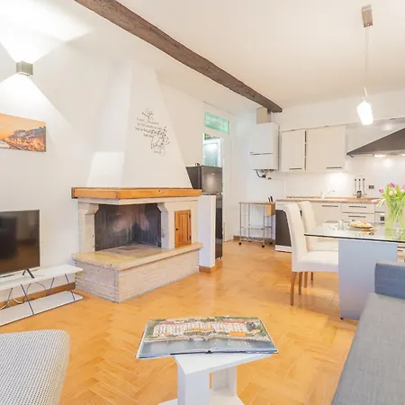 Apartman Volta By Rent Como